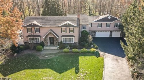 4 Balfour Ln, Scotch Plains, NJ 07076-2408