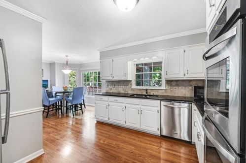 2976 Four Oaks Dr, Atlanta GA  30360-1752 exterior