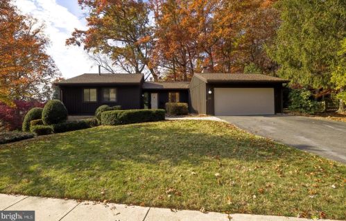 8815 Burbank Rd, Annandale, VA 22003-3855