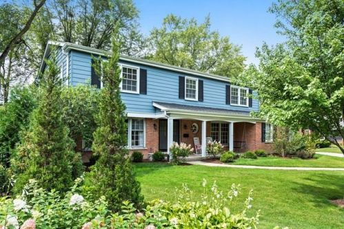 1510 Woodvale Ave, Bannockburn, IL 60015-2351