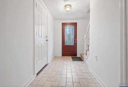 97 Westervelt Pl, Teaneck, NJ 07666-6021