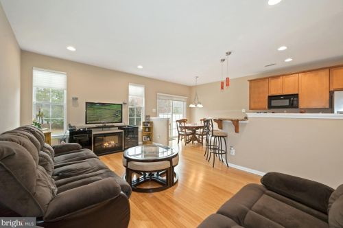 63 Spinnaker Dr, Mount Laurel NJ 08054-6107 exterior