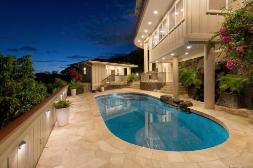 4990 Poola St, Honolulu HI  96821-1458 exterior