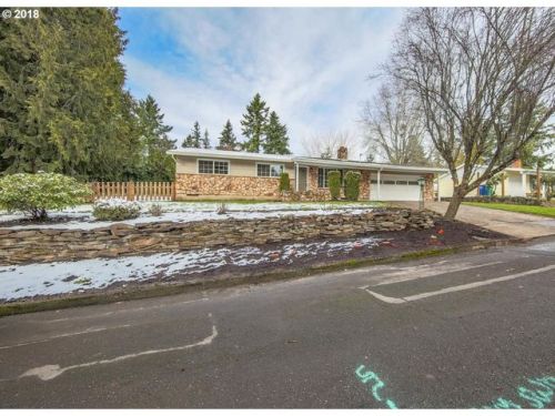 5225 Woods Ct, Portland, OR 97222-4574