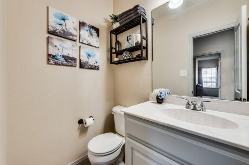 209 3 St, Valley View TX 76272-5403 exterior