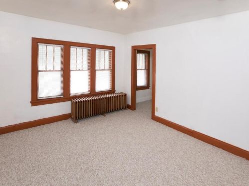 694 Desoto St, Saint Paul MN  55130-4215 exterior