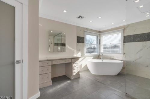 12 Quail Run, Dover NJ  07869-2827 exterior