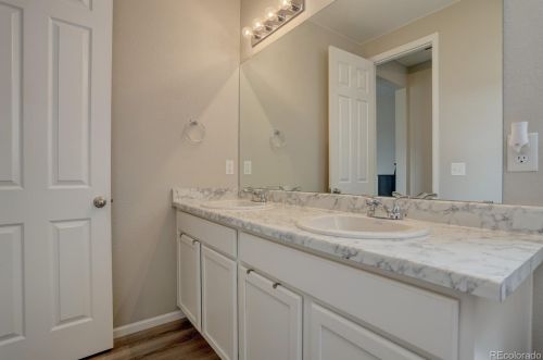 27904 9 Dr, Aurora CO 80018 exterior