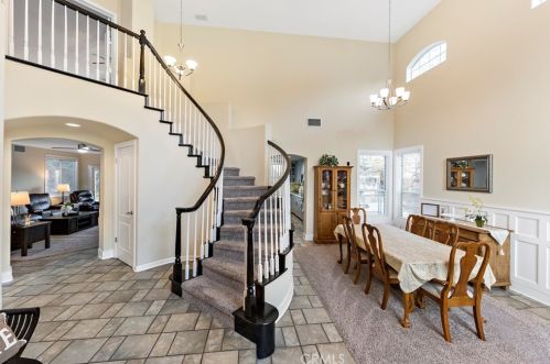 7866 Gregory Ave, Fresno, CA 93722-2283