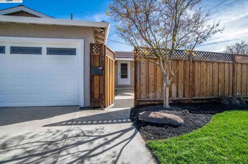 1183 Bannock St, Livermore, CA 94551-1804