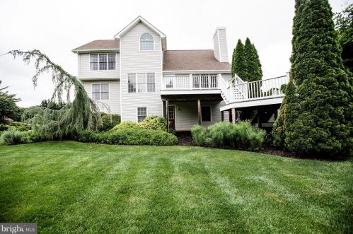 18 Louise Ct, Charles Town, WV 25414-3818