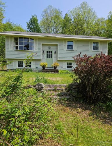 212 School House Hill Rd, Turner, ME 04282-4112