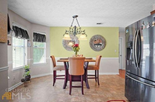 5873 Creekside Dr, Rex GA  30273-1182 exterior