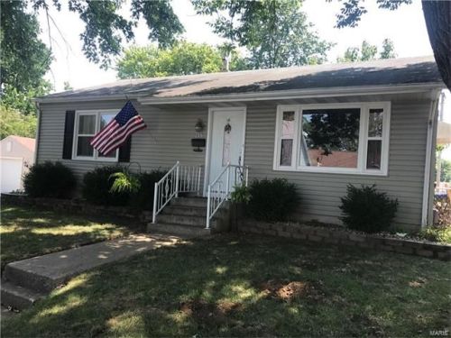 216 Plum St, Columbia, IL 62236-2220