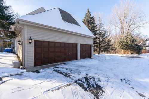 13606 Duluth Dr, Saint Paul MN 55124-8797 exterior