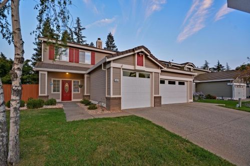 8901 Roscomare Ct, Elk Grove, CA 95624-3246