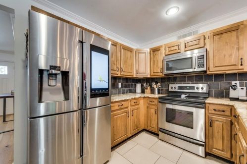 10914 Giddings Cir, Dallas TX  75238-2950 exterior