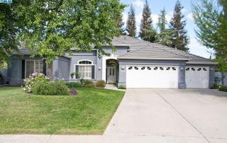 5438 Vine Ct, Visalia, CA 93291-8862