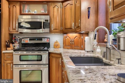 2078 Jarvis Rd, Lancaster PA  17601-6026 exterior