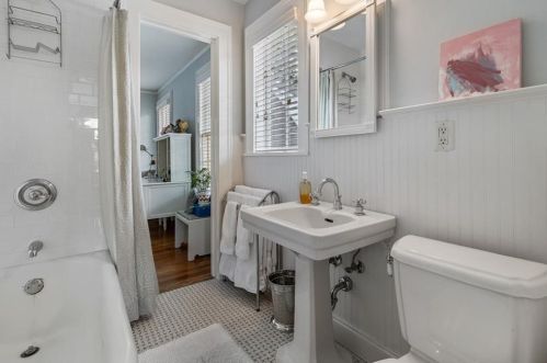 58 Camden Rd, Atlanta GA  30309-1508 exterior