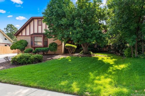 9076 Colorado Cir, Denver, CO 80231-2924