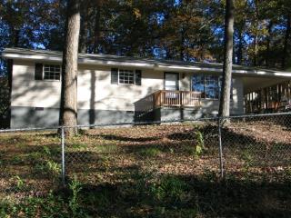 616 Wooded Hills Rd, Dalton, GA 30721-7925