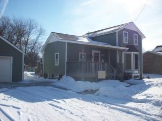 310 Davis St, Sandwich, IL 60548-2016