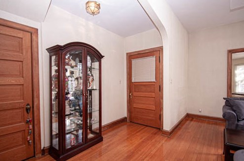 3836 Monticello Ave, Chicago, IL 60618-4120