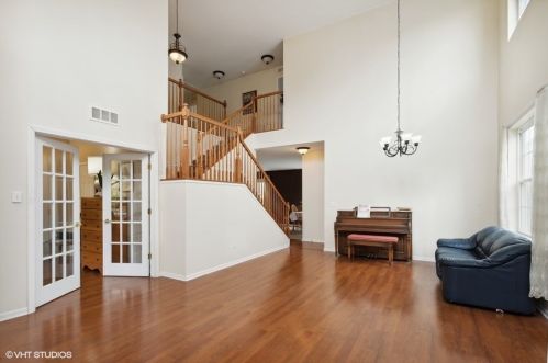 746 Delacourte Ave, Lemont, IL 60490-5004