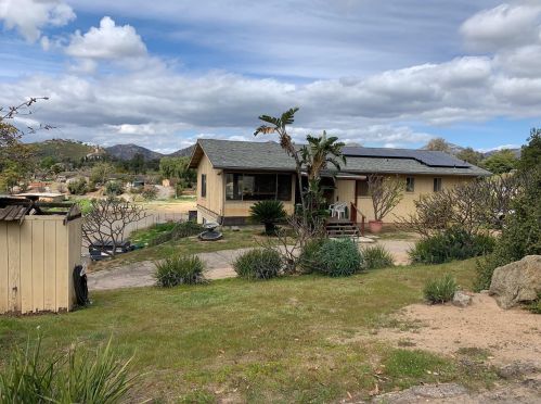 9978 Valle Caballo Ln, El Cajon, CA 92021-2233
