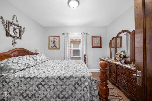 3708 Whipple St, Chicago IL  60618-4527 exterior