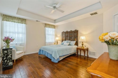 39 Mockingbird Dr, Trenton NJ  08690-3565 exterior