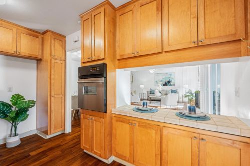 672 San Antonio Rd, Los Altos CA 94022-1245 exterior