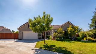 3382 Whiteash Ave, Clovis, CA 93619-3916