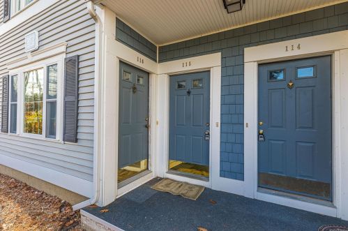 116 Springbrook Cir, Portsmouth, NH 03801-5625