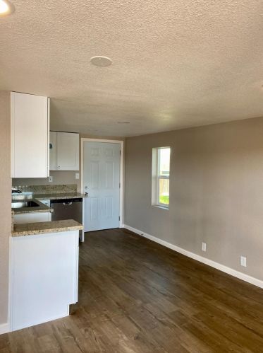 1627 Monterey Ave, Modesto, CA 95354-4250
