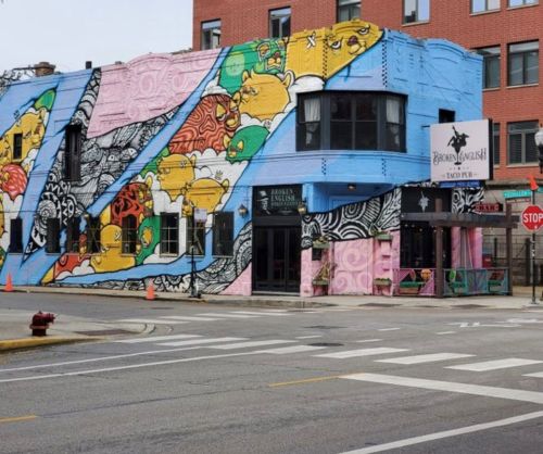 1560 Sandburg Ter, Chicago IL  60610-1313 exterior