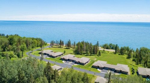 8405 Congdon Blvd, Duluth, MN 55804