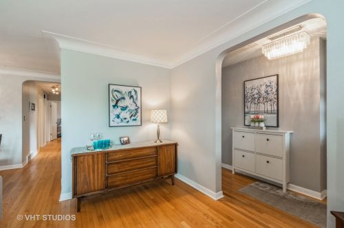 8460 Sunnyside Ave, Chicago, IL 60656-4223