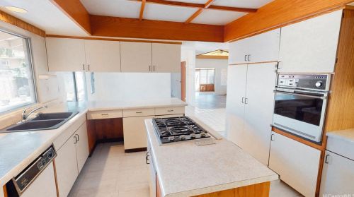 1579 Ala Noni Pl, Honolulu HI  96818-1535 exterior