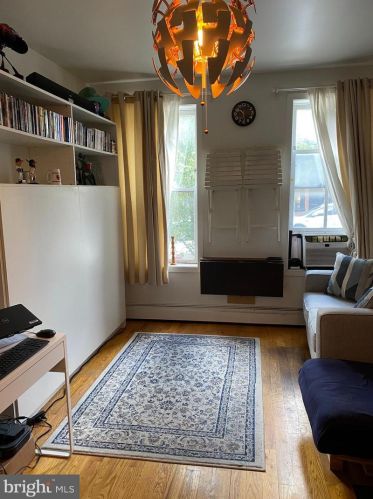 2018 Christian St, Philadelphia, PA 19146-2656