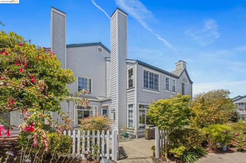 502 Commodore Dr, Richmond CA  94804-4583 exterior