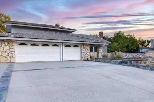 15840 La Lindura Dr, Whittier, CA 90603-1006