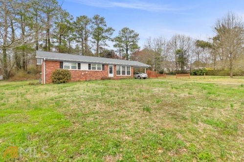 50 Crestview Cir, Carrollton, GA 30117-8747