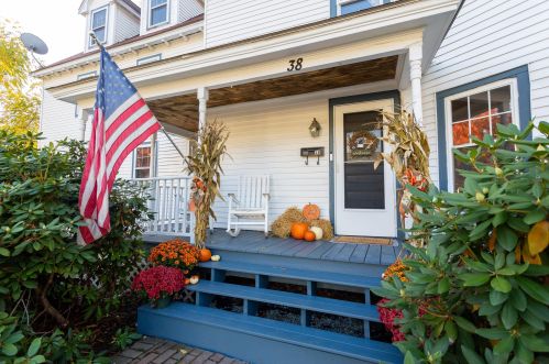 38 High St, Derry, NH 03038-2233
