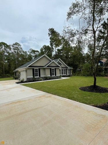 153 Sunset Dr, Woodbine, GA 31569-4362