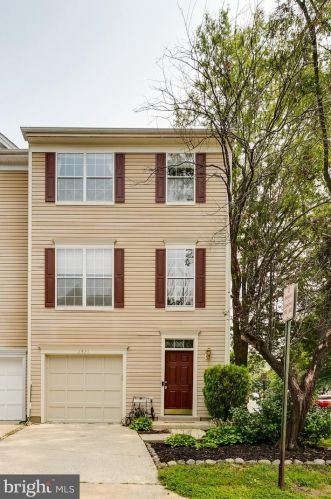 2421 Clover Field Cir, Herndon, VA 20171-4312