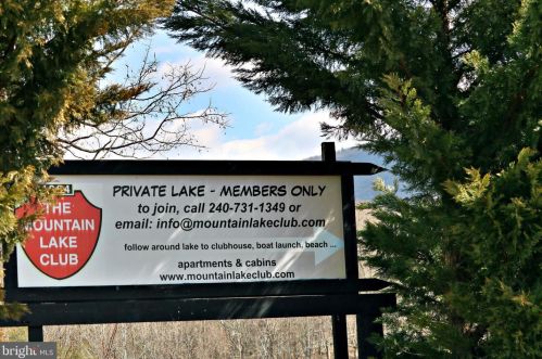 259 Revenoor Rd, Harpers Ferry WV 25425 exterior