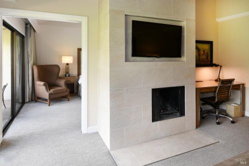660 Cottage Dr, Fairfield CA  94558-1212 exterior