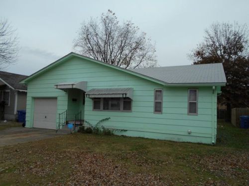 918 B St, Miami, OK 74354-3231